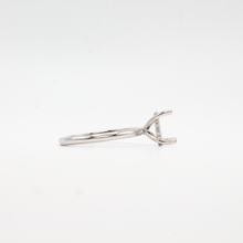 Load image into Gallery viewer, White Gold Engagement Ring Setting