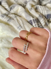 Load image into Gallery viewer, Graduated Diamond Wrap Ring