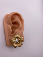 Load image into Gallery viewer, Gold Flower Earrings With a Diamond Center
